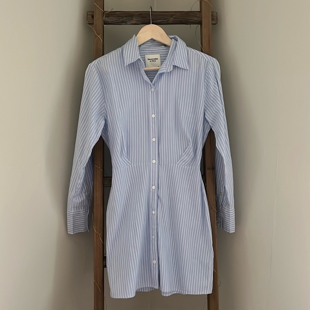 NWT Abercrombie and Fitch Shirt Dress!! Size XS.